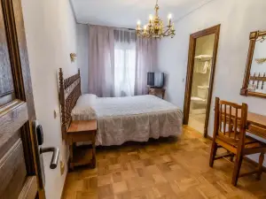 Hostal Santo Domingo de Silos
