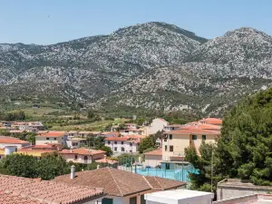 梅拉里多尼酒店