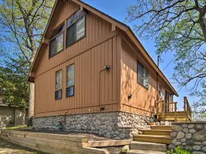 Serene Lakefront Escape Boat Dock and Grill!