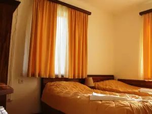 Lucytour Hotel