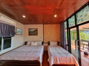 Baanhatsompaen Homestay