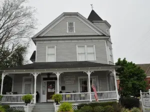 Trowell Historic Inn