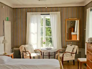 Frägsta Hälsingegård B&B