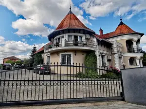 Admiral Villa Felnottbarat szallashely