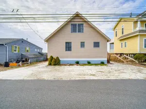 2 Mi to Stone Harbor Beach: Lovely Bayfront Home
