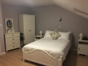 Riverside Guesthouse