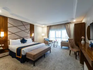 The Palaces Hotel Suites - Wadeen