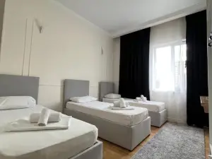 Hotel Nomad