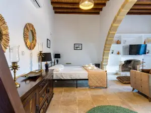 Stone Court Boutique Studios