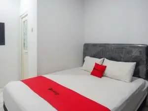 RedDoorz @ Jalan Raya Baturaden