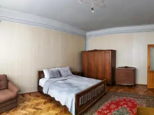 Villa Sandra and Pool Near Airport