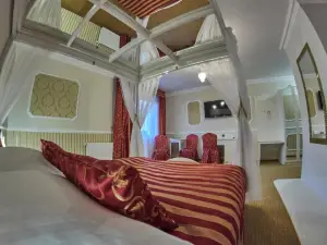 Dworek Nad Stawem & Łaźnia Piwna
