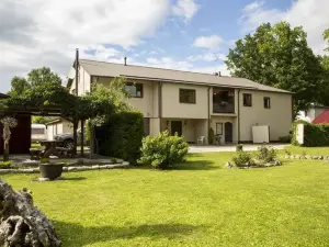 Vahe Guest House
