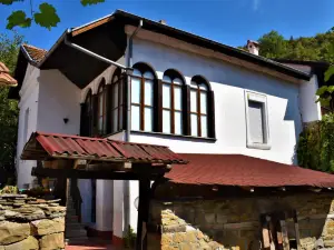 Hotel Bilyana