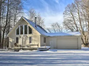 Lakes of the North Home on Snowmobile and Atv Trail!