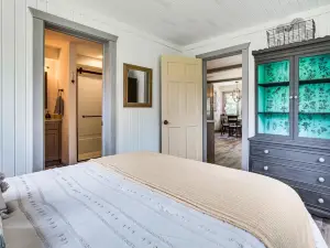 Cambridge Cabin - 3 Min Walk to Lake Ripley!