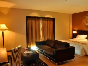 Tat Place Hotel