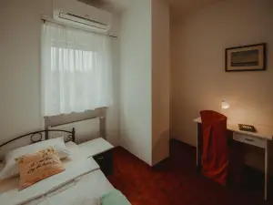 B&B Laguna