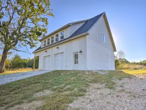 Modern Cottage Escape on Table Rock Lake!