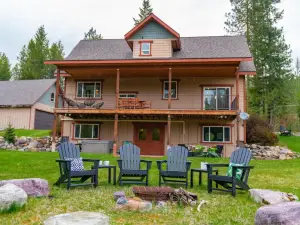 Riverfront Fishing Lodge w/ Hot Tub 5 Mins to Town