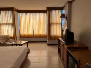 Naraigrand Hotel