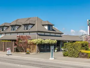 Aston Court Motel