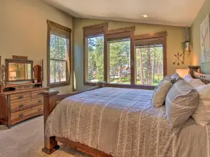 Modern-Rustic Ronald Getaway Hot Tub, Grill!