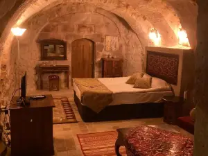 Monte Cappa Cave House