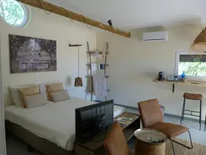 Trendy and Luxe B&B and Garden Suite