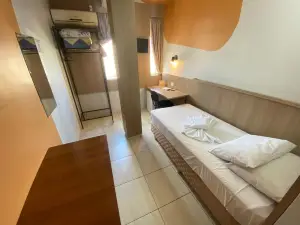 Hotel Romanville