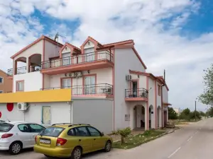 Apartmani Krka Rooms