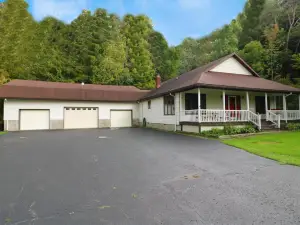 3640 Wells Bay Road Home