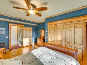 Jefferson Riverfront Retreat with Patio and Fire Pit!