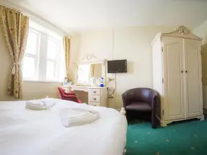 Queensbridge Hotel