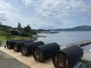 Sleeping Barrel Lodge Smaken av Ryfylke Event As, Drives Ikke Som Hotell