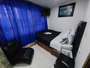 Hotel Punto 100