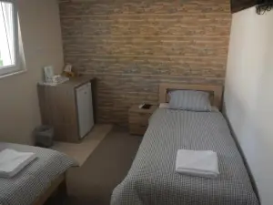 Riverside Guesthouse