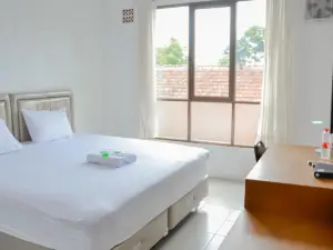 Bumi Ciboled Mitra RedDoorz Near Gerbang Tol Pamulihan