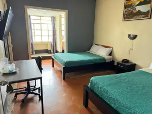 Hotel Mayesstic