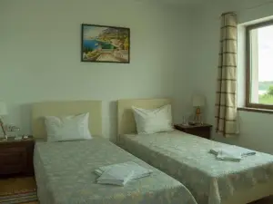 Lodkata Guest House