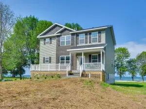 Waterfront Views Lake Ontario Gem with Fireplace