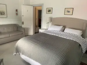 Tofino Paddlers Inn