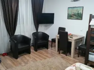 Prenoćište Day Holiday