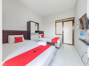 RedDoorz Syariah Near RS Hermina Sukabumi