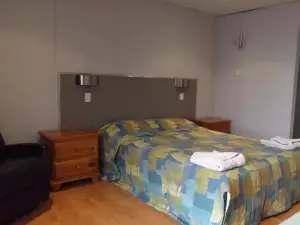 Leo Hotel Motel