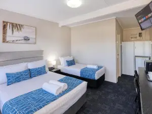 Artesian Motor Inn under New Management Rams Motel