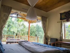 Cinnamon Eco Lodge