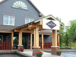 The Craftsman Inn & Suites