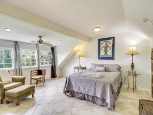 Eclectic Mandeville Home: Walk to Lakefront Park