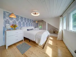 Chautauqua Lakefront NY Cottage Getaway